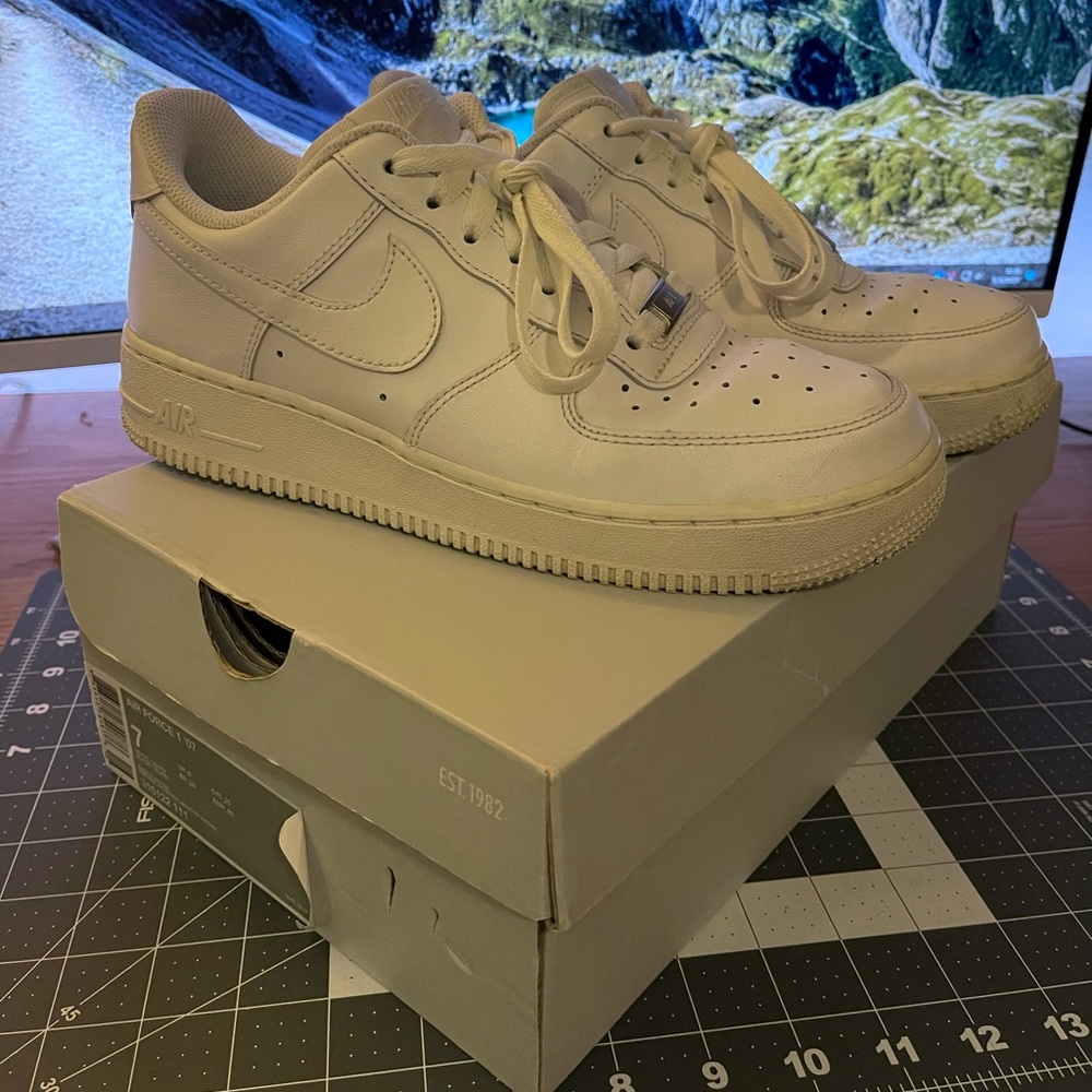Nike Air Force One White Mens Size 7